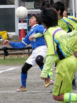 武蔵野ウィングス杯　第一試合　競り合い２.jpg